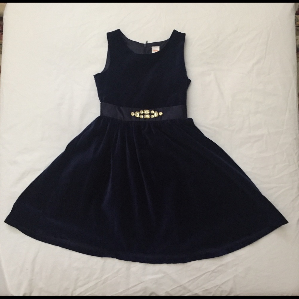 ALL are size 8 girls